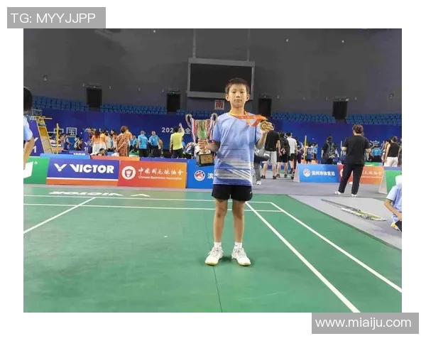 广州羽毛球队速度提升之路:聚焦训练与比赛的完美结合 广州羽毛球队速度提升之路:聚焦训练与比赛的完美结合