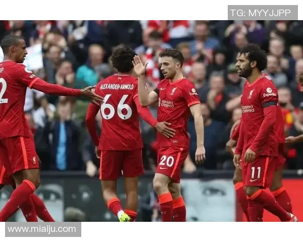 成都足球队整体压制战术解析及其在比赛中的应用与效果分析 成都足球队整体压制战术解析及其在比赛中的应用与效果分析