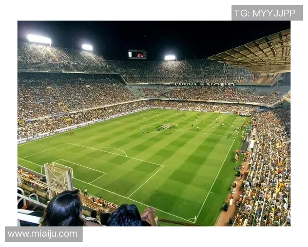 没脖子的足球明星如何在绿茵场上创造传奇与辉煌的故事